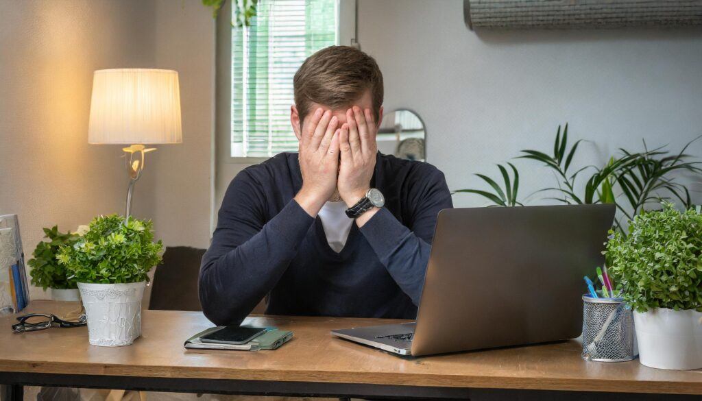 The Pros & Cons of Freelancing: What You Need to Know 2 The cons of Freelancing